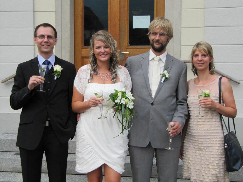 Sabine Oberer und Bernd Schoder haben geheiratet. Sabine Oberer und Bernd Schoder haben geheiratet.