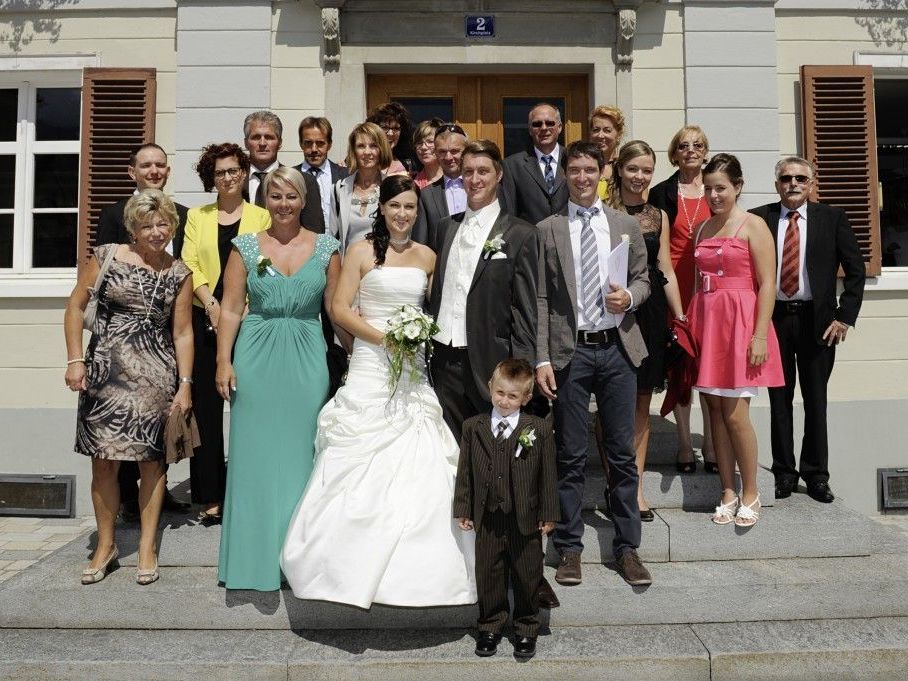 Nadine Marent und Matthias Sirowy haben bereits am 10.8. geheiratet Nadine Marent und Matthias Sirowy haben bereits am 10.8. geheiratet