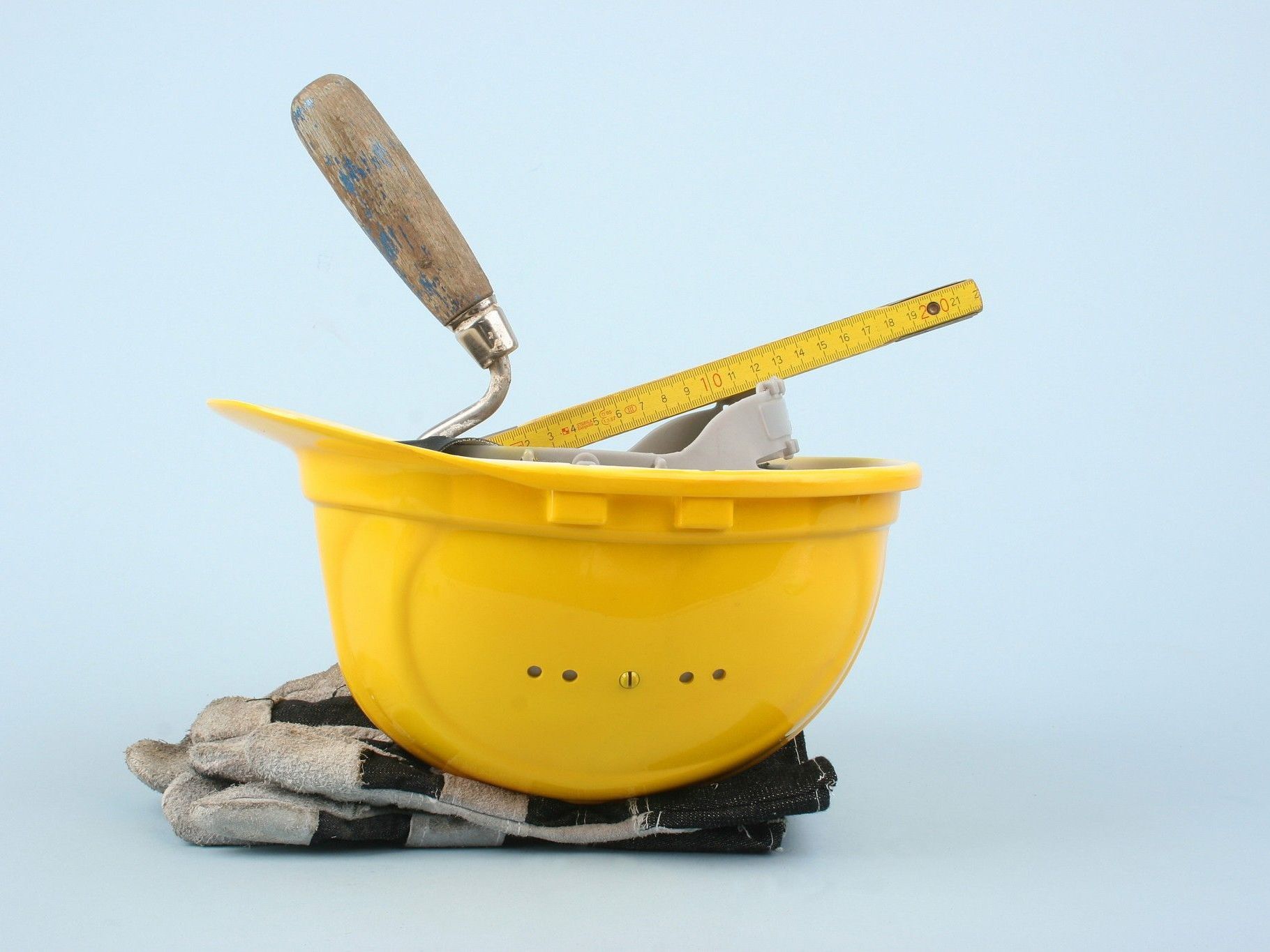 Zwei Arbeiter verletzten sich am Donnerstag. Zwei Arbeiter verletzten sich am Donnerstag.