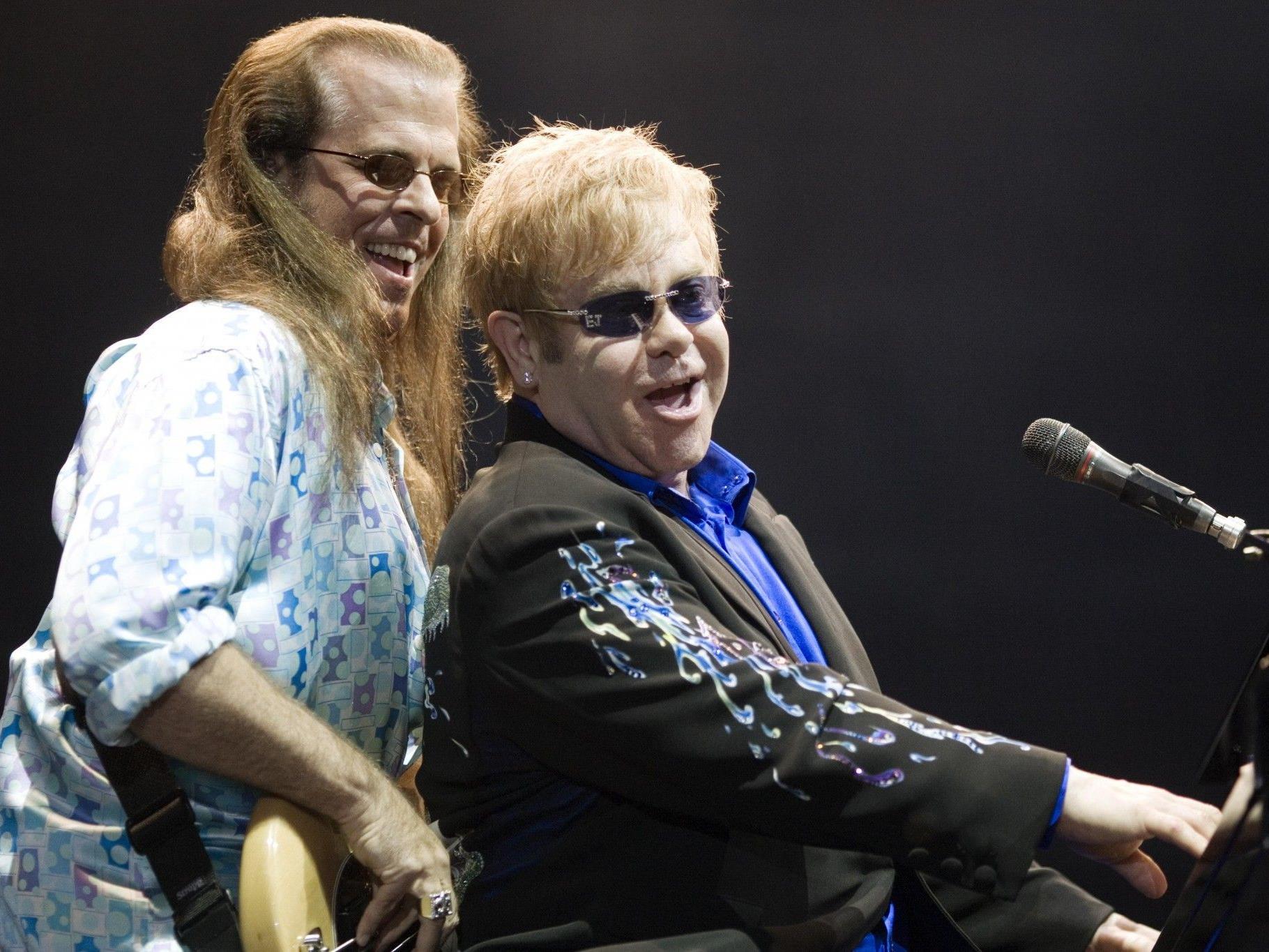 Elton John über Tod Birchs "erschüttert".
