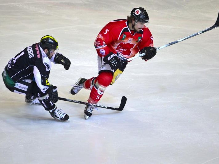Ein Dutzend Ausländer hat der Eishockeyklub Dornbirn unter Vertrag genommen. Ein Dutzend Ausländer hat der Eishockeyklub Dornbirn unter Vertrag genommen.