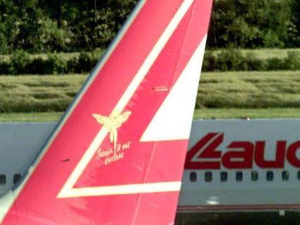 Mitten in der nacht sollten 189 Passagiere der Lauda Air ihre Weiterreise von Bratislava nach Wien selbst organisieren. Mitten in der nacht sollten 189 Passagiere der Lauda Air ihre Weiterreise von Bratislava nach Wien selbst organisieren.