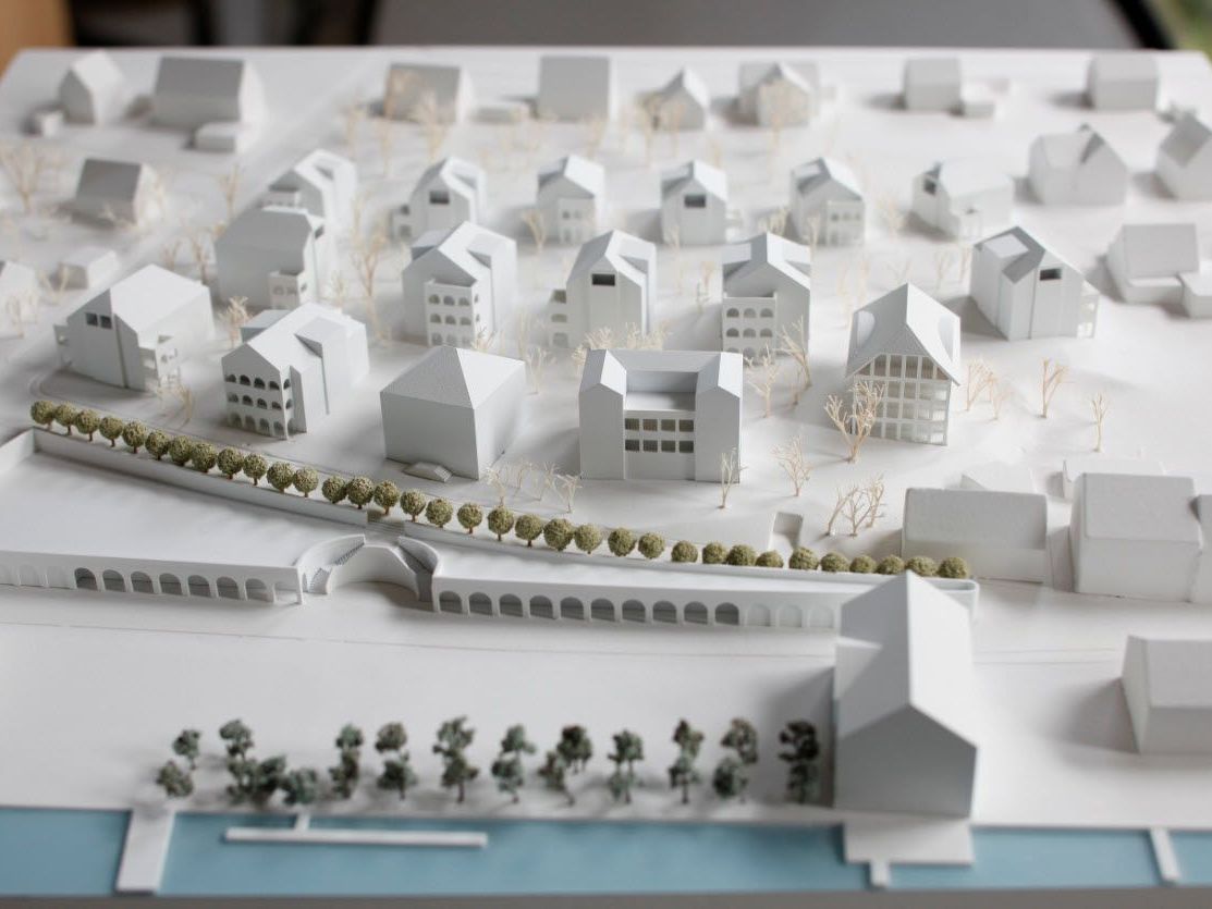 Mit einem anspruchsvollen Architekturkonzept vom renommierten Architekten Hans Kollhoff soll der Gemeinde Bodman am deutschen Bodenseeufer neues Leben eingehaucht werden. Mit einem anspruchsvollen Architekturkonzept vom renommierten Architekten Hans Kollhoff soll der Gemeinde Bodman am deutschen Bodenseeufer neues Leben eingehaucht werden.