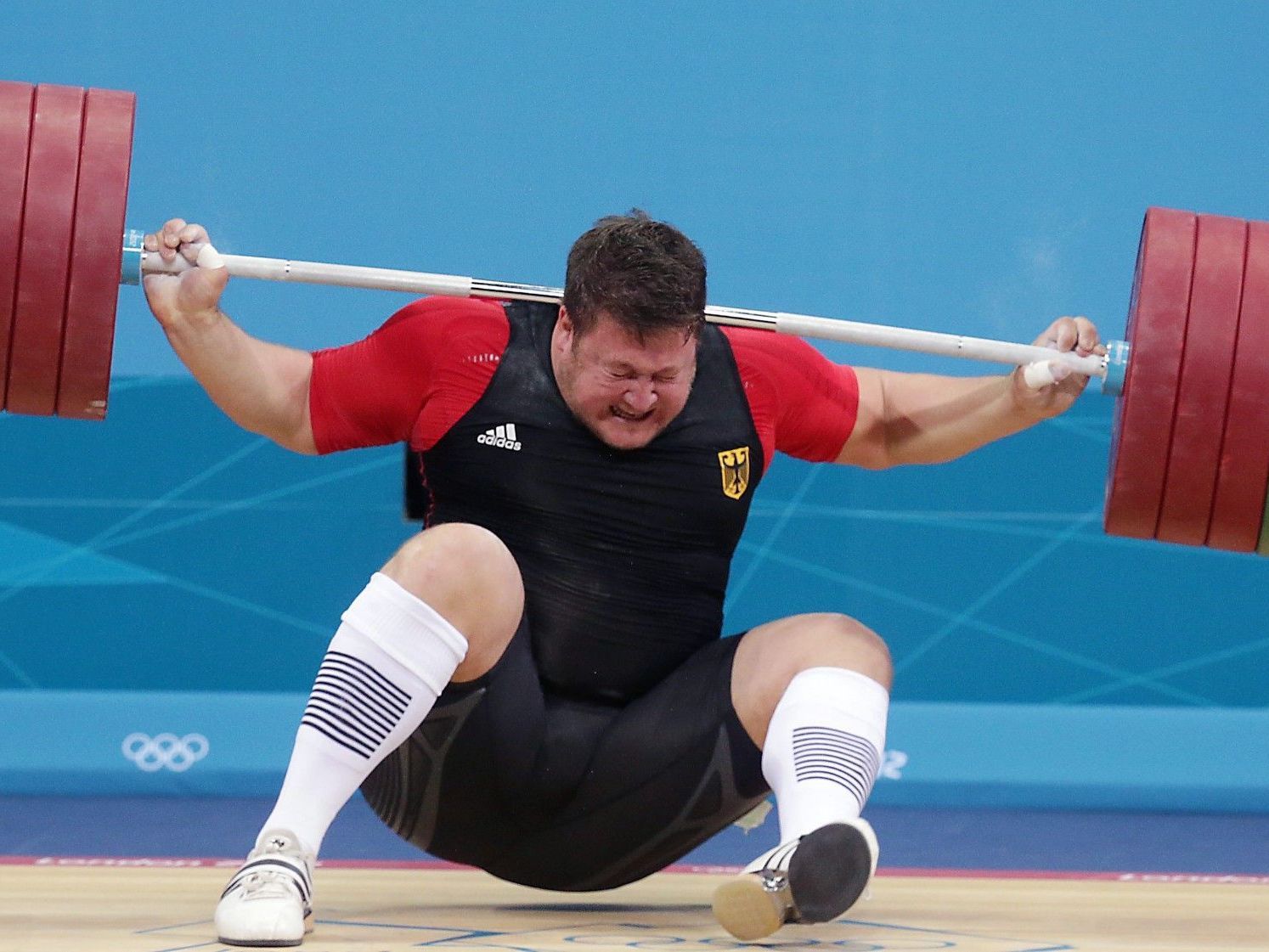 Matthias Steiner von Hantel getroffen und im Spital. Matthias Steiner von Hantel getroffen und im Spital.