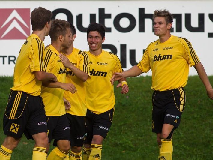Höchst jubelt nach dem Sensationssieg im VFV-Cup gegen den Titelverteidiger Dornbirn. Höchst jubelt nach dem Sensationssieg im VFV-Cup gegen den Titelverteidiger Dornbirn.