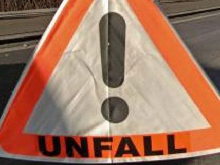 Drei Fahrzeuge waren an dem Auffahrunfall auf der A23 beteiligt. Drei Fahrzeuge waren an dem Auffahrunfall auf der A23 beteiligt.