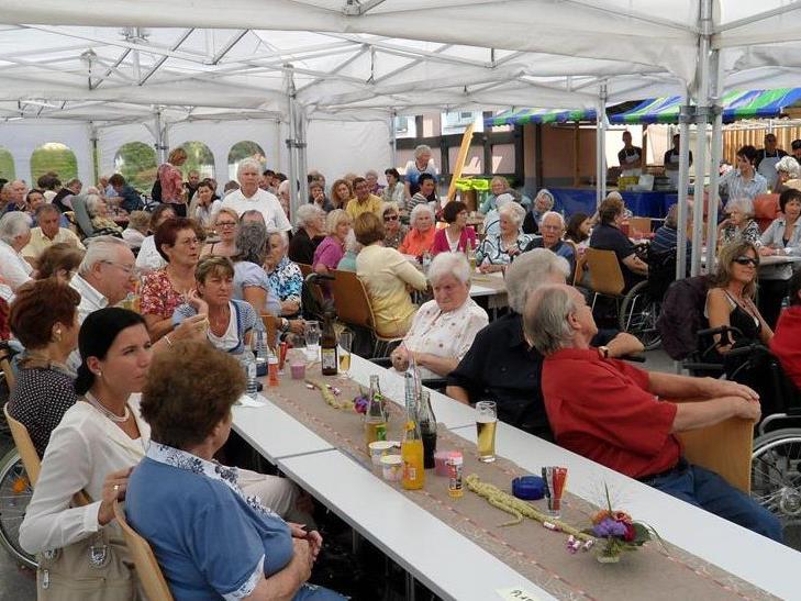 Rund 200 Gäste waren beim Sommerfest im Rankweiler Sozialzentrum mit dabei