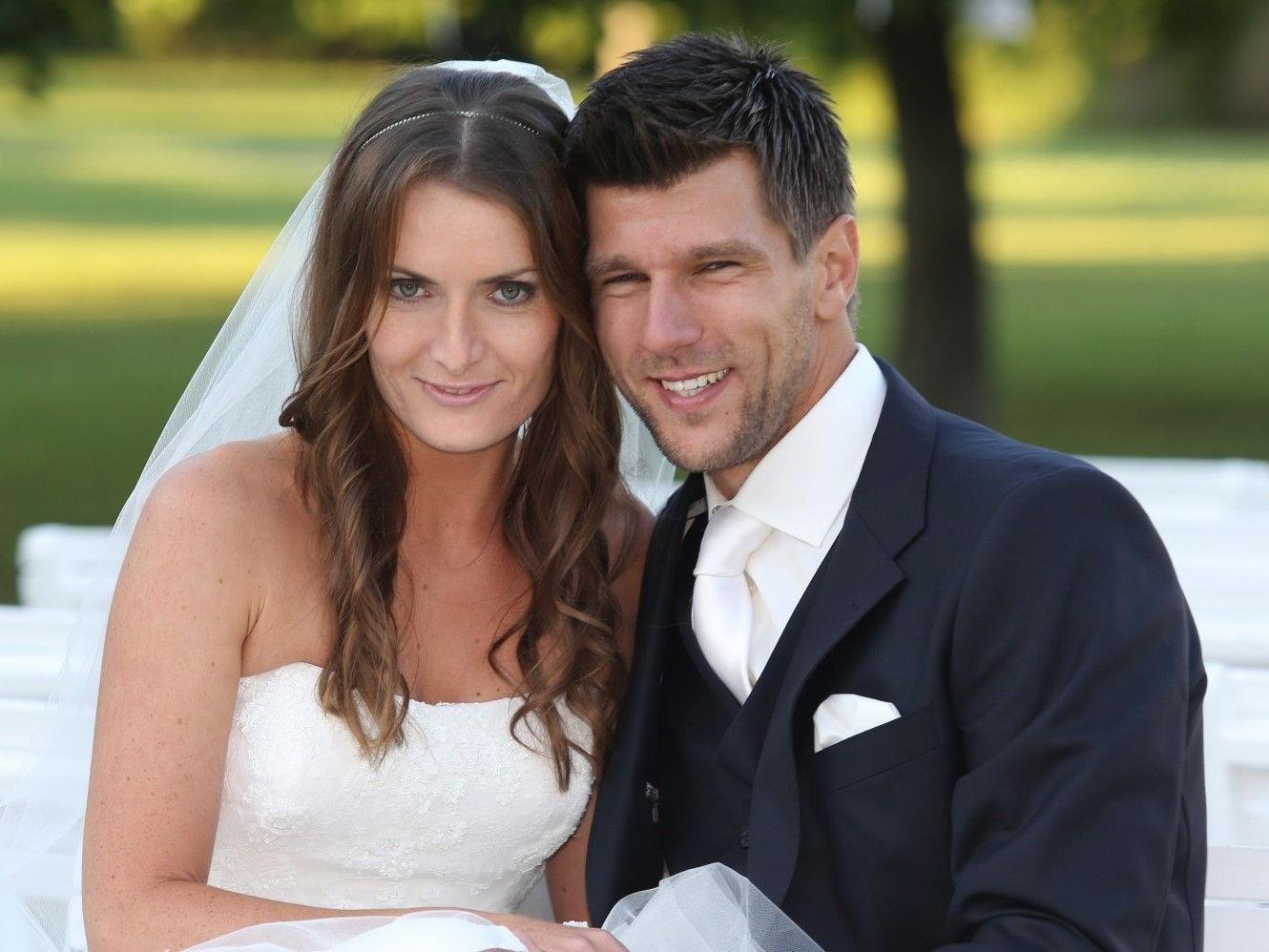Jürgen Melzer heiratete seine Mixed-Partnerin Iveta Benesova. Jürgen Melzer heiratete seine Mixed-Partnerin Iveta Benesova.