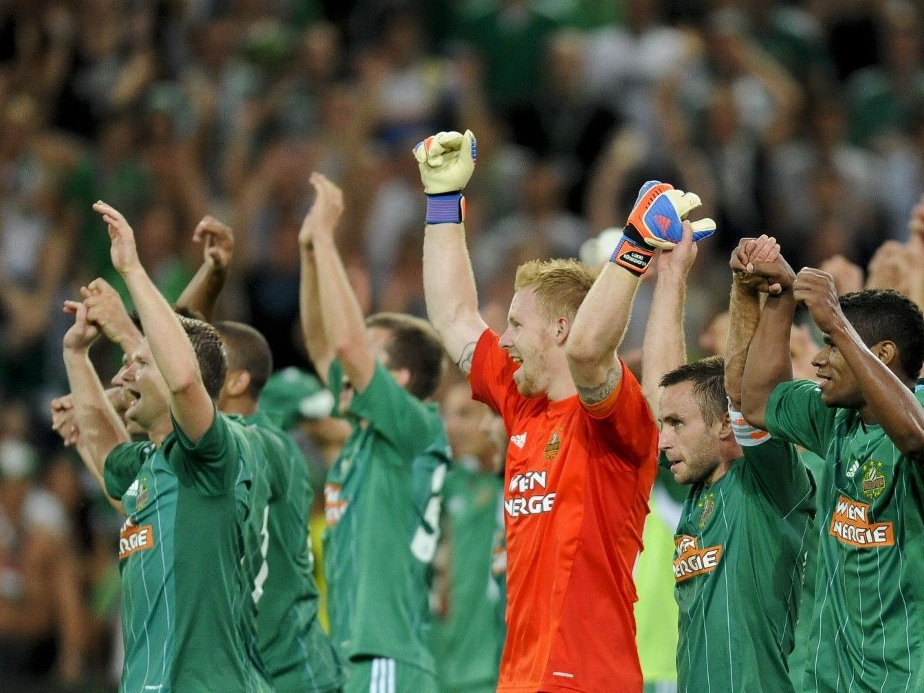 Rapid veranstaltet im Hannapi Stadion für das Europa League Match gegen Rosenborg Trondheim ein Public Viewing. Rapid veranstaltet im Hannapi Stadion für das Europa League Match gegen Rosenborg Trondheim ein Public Viewing.