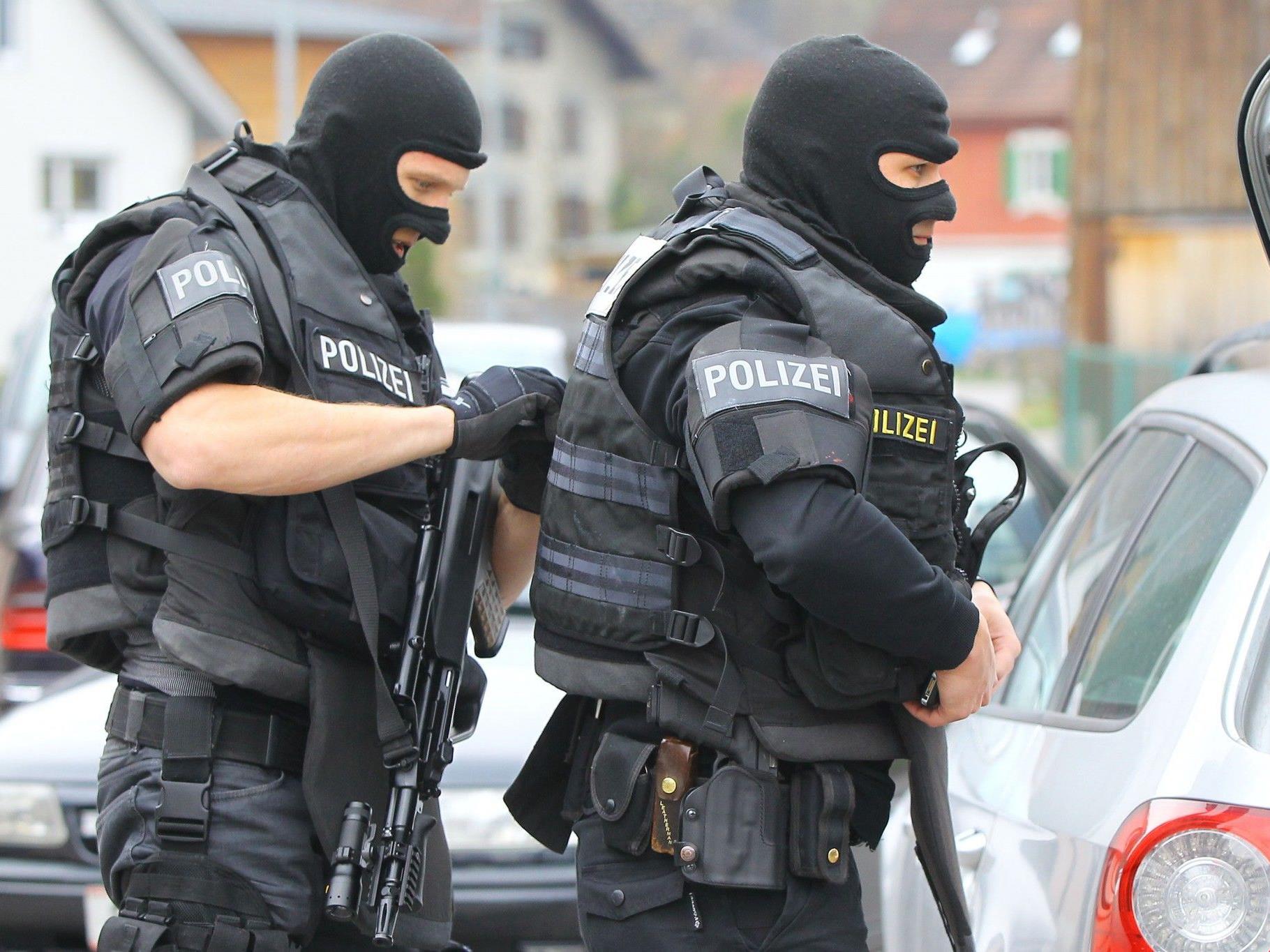 Cobra-Einsatz in Bregenz: Sichergestellt wurde eine Luftdruckwaffe, verletzt wurde niemand.