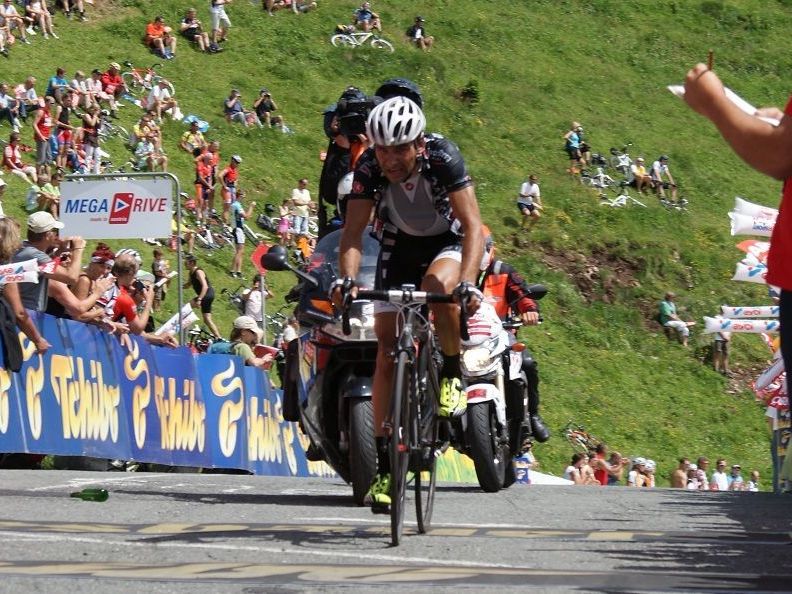 Robert Vrecer wurde in Frankreich sensationell Zweiter hinter Star Davide Rebellin. Robert Vrecer wurde in Frankreich sensationell Zweiter hinter Star Davide Rebellin.