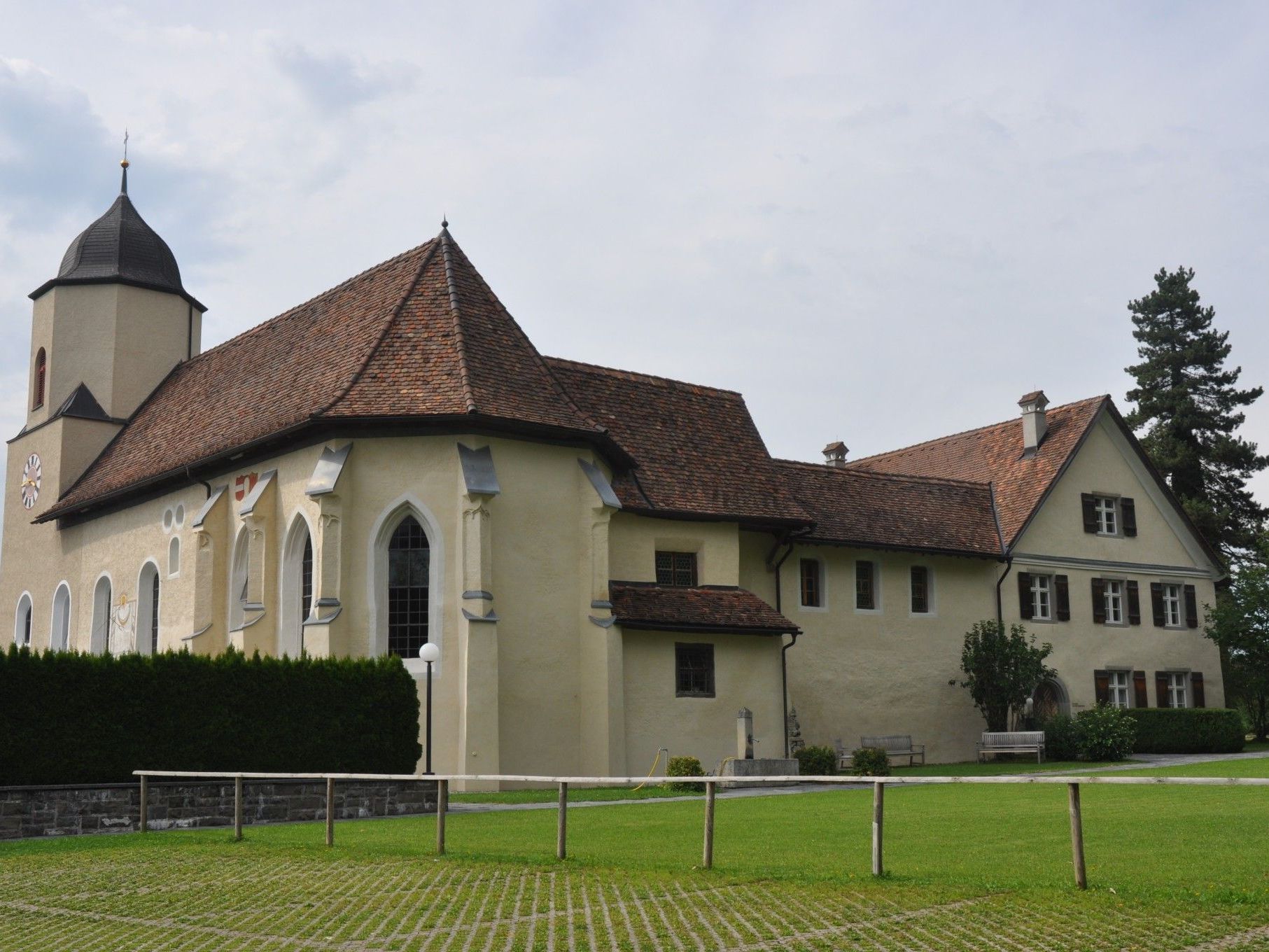 Das Kloster Viktorsberg ein beliebter Treffpunkt. Das Kloster Viktorsberg ein beliebter Treffpunkt.