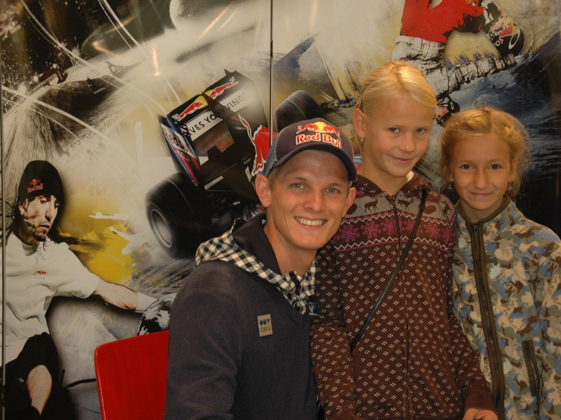 Große Fans von Thomas Morgenstern: Lisa-Maria Pozetti & Sarah-Lena Turza holten sich ein Autogramm im Götzner Eurospar Große Fans von Thomas Morgenstern: Lisa-Maria Pozetti & Sarah-Lena Turza holten sich ein Autogramm im Götzner Eurospar