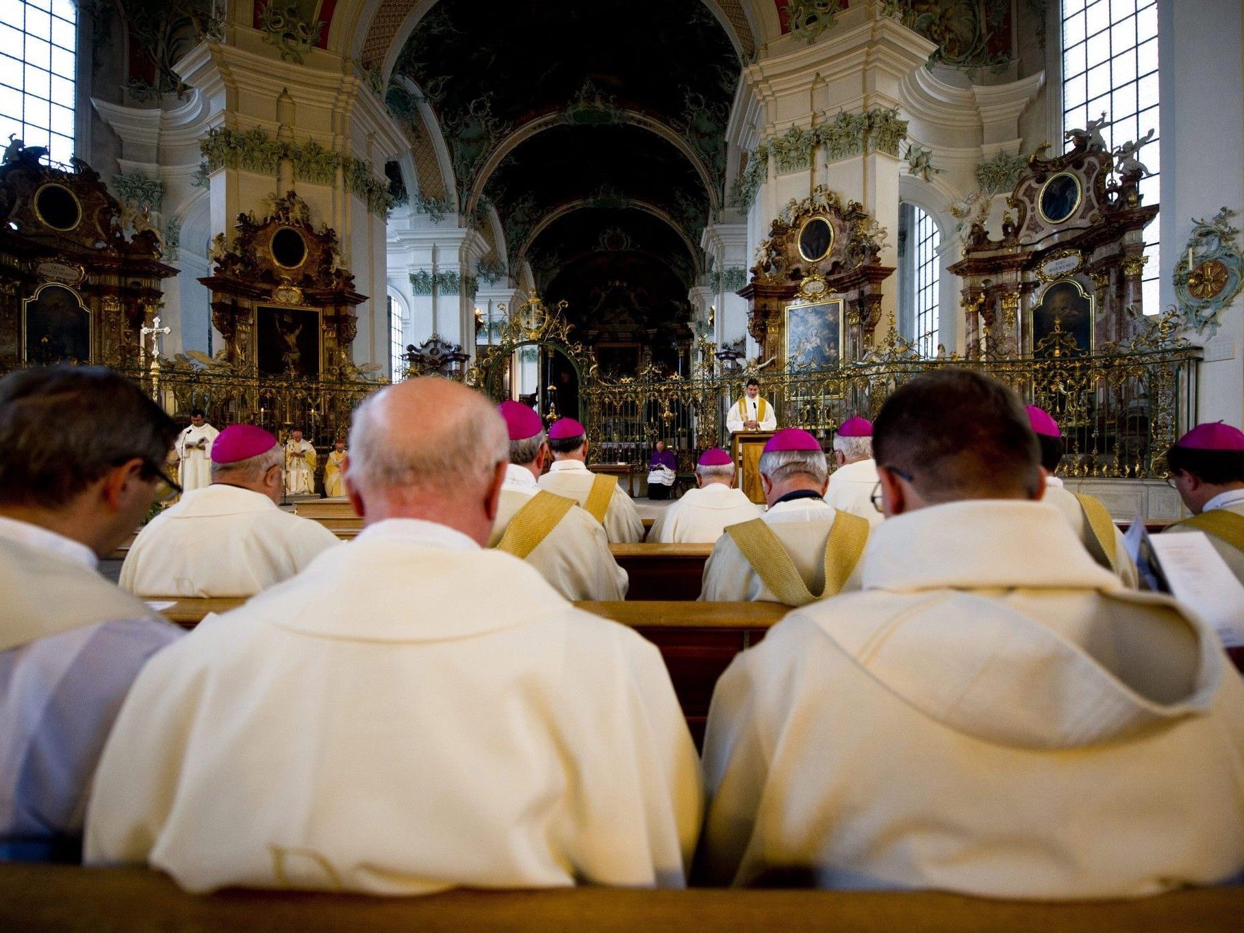 Hohe geistliche Würdenträger der Katholischen Kirche treffen sich in St. Gallen.