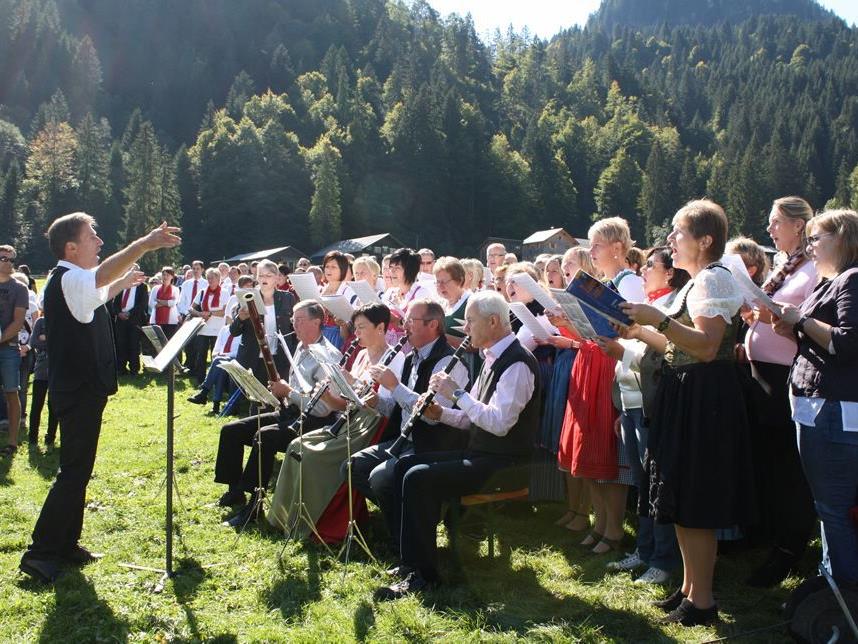 Hunderte Sängerinnen und Sänger trafen sich in Schönenbach.