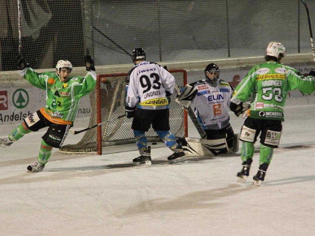 Die Wälder Cracks möchten am Samstag über einen Sieg im ersten Heimspiel jubeln.