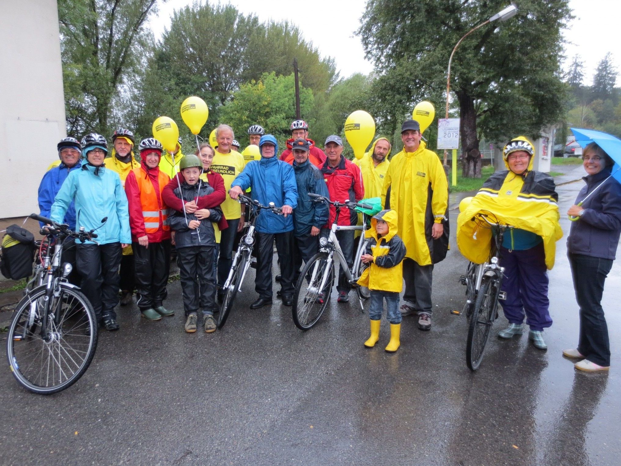 Die FAHR RAD Parade sollte das Highlight der Vorarlberger Mobilitätswoche im Leiblachtal werden – aber dieses Wetter! Die FAHR RAD Parade sollte das Highlight der Vorarlberger Mobilitätswoche im Leiblachtal werden – aber dieses Wetter!