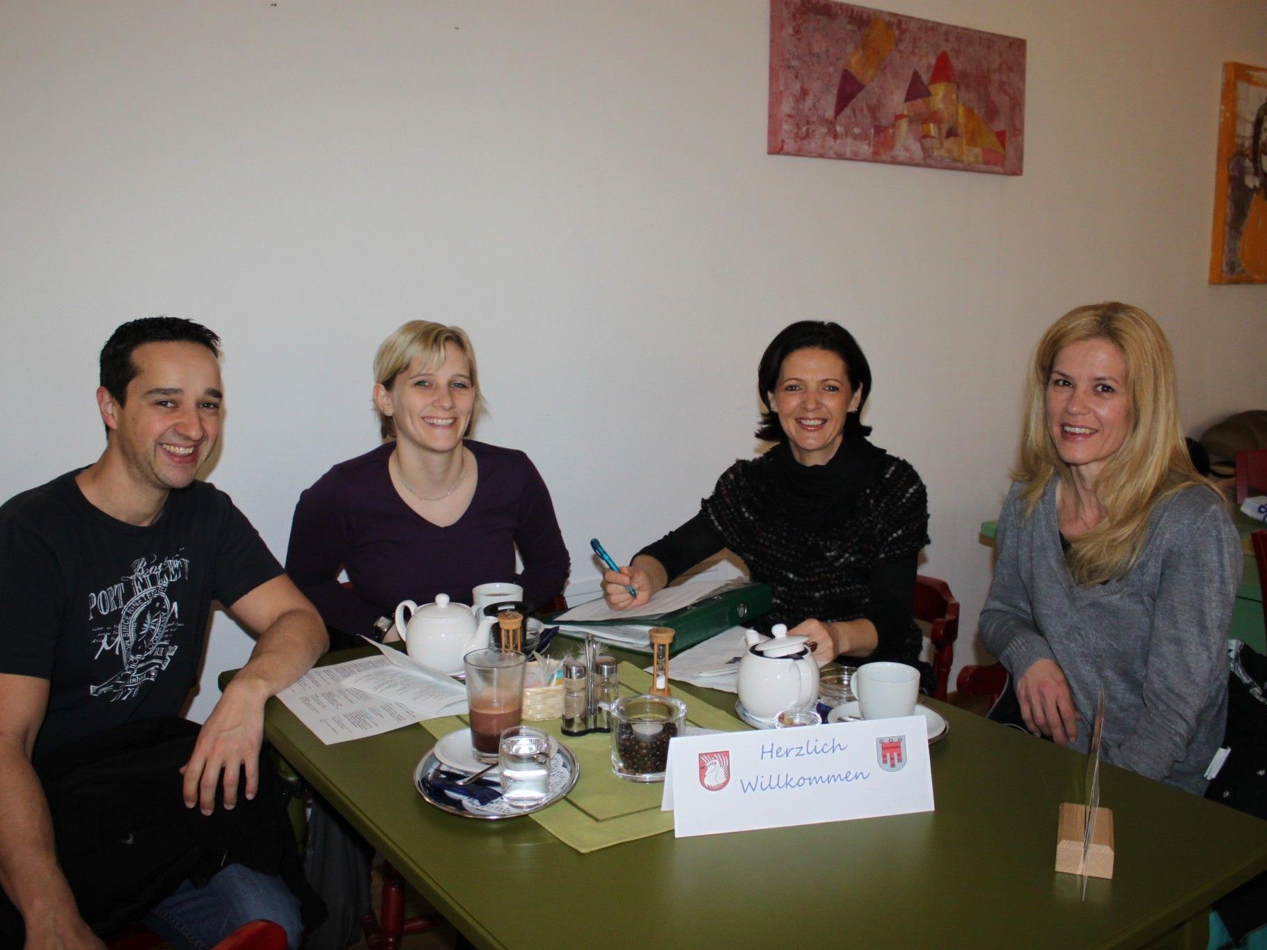„Willkommenstreff für Neuzugezogene“ im Cafe des Brockenhauses Leiblachtal mit Gemeindevertreterin Ingrid Hörburger.