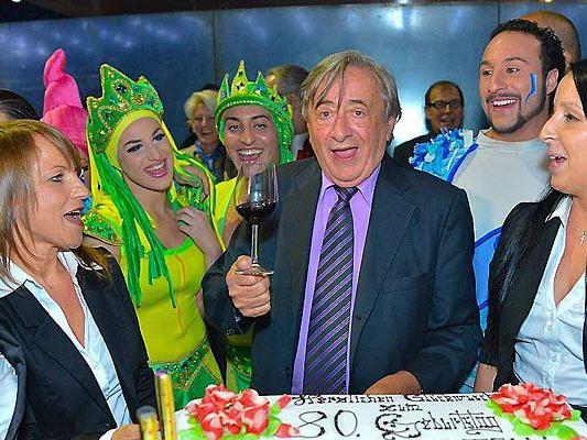 Richard Lugner feierte seinen 80. Geburtstag bei der Premiere des des “Circo Acquatico” in Wien Richard Lugner feierte seinen 80. Geburtstag bei der Premiere des des “Circo Acquatico” in Wien