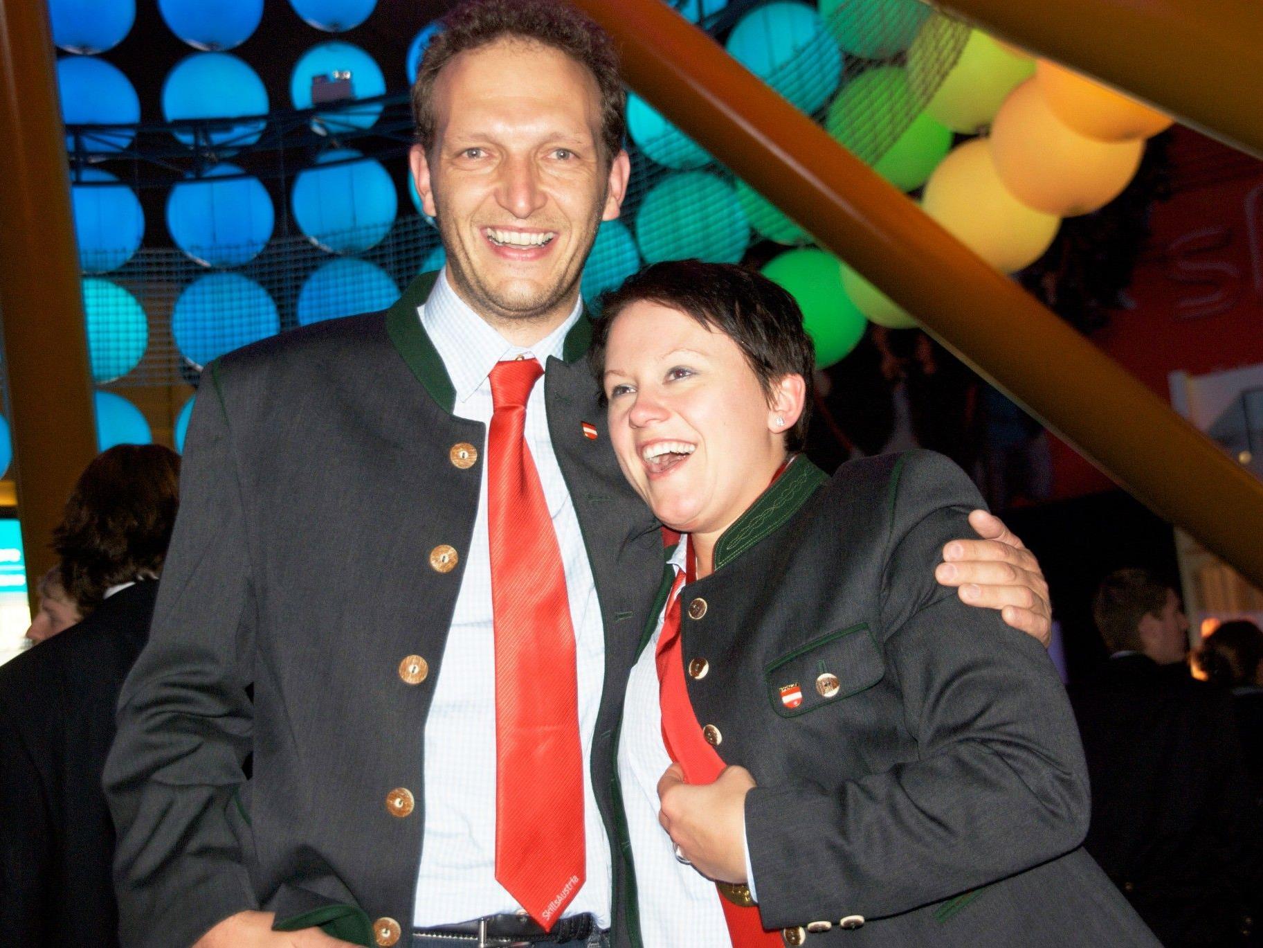 Erfolgreicher Maler-Trainer Michael Fetz mit Goldmedaillengewinnerin Renate Lässer an der Berufsweltmeisterschaft 2011 in London.