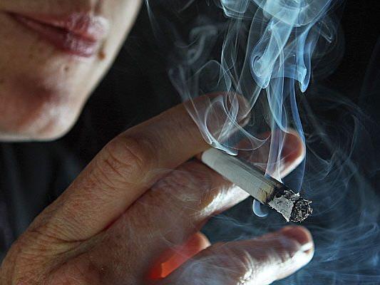 Das Rauchergesetz könnte in der Schweiz bald wesentlich strenger werden.