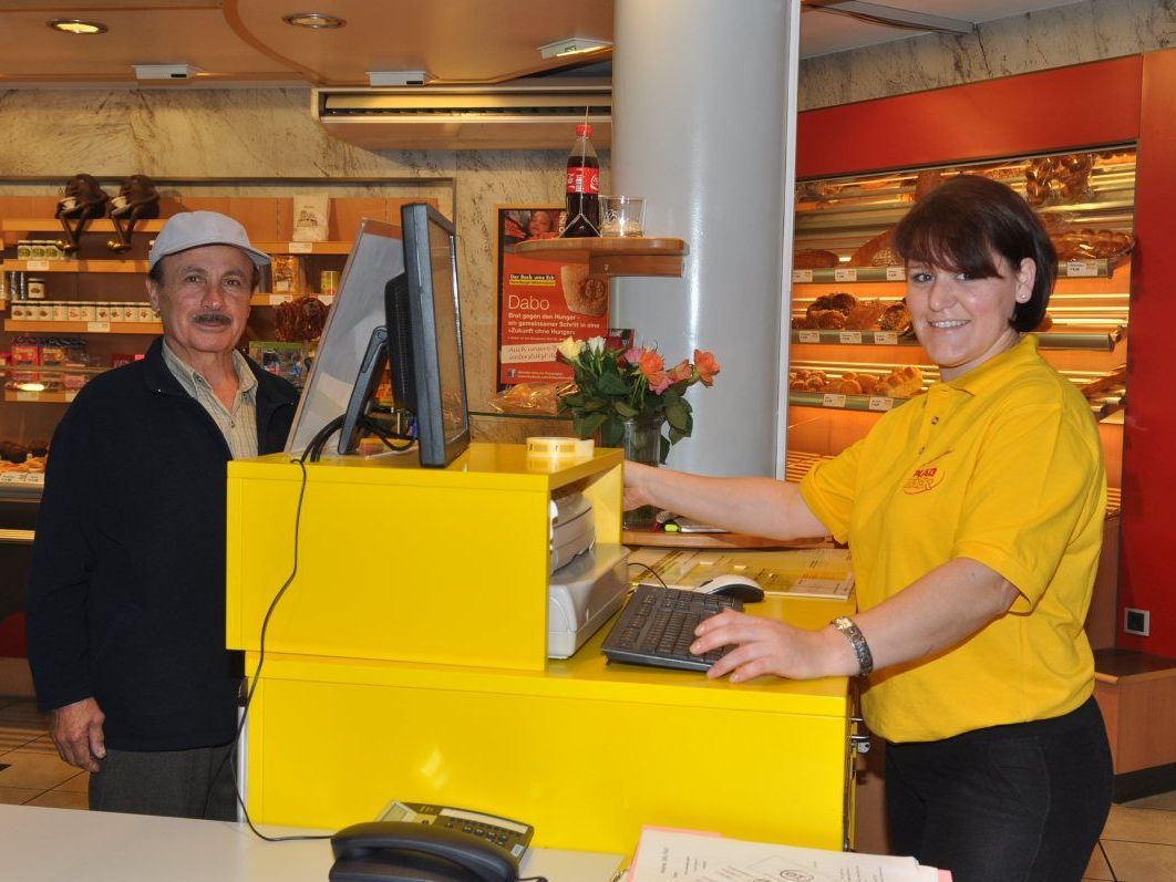 Die ersten Kunden haben sich beim neuen Post-Partner in Mäder bereits eingestellt. Die ersten Kunden haben sich beim neuen Post-Partner in Mäder bereits eingestellt.