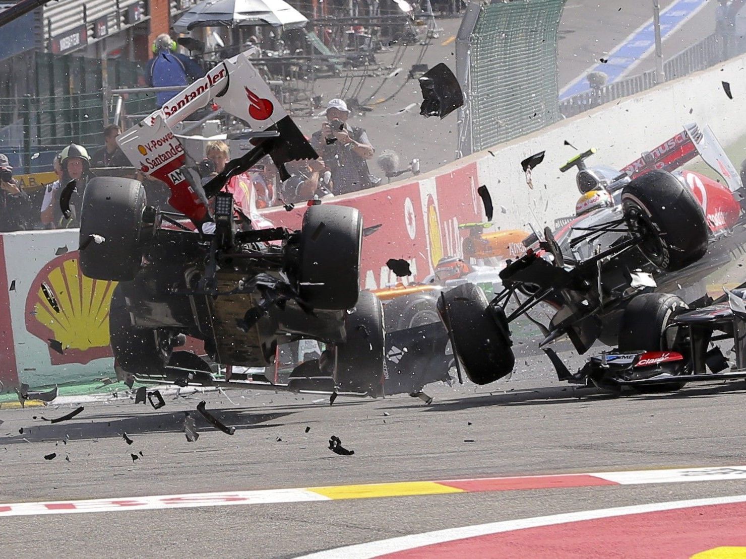 Riesenglück für WM-Leader Alonso Riesenglück für WM-Leader Alonso