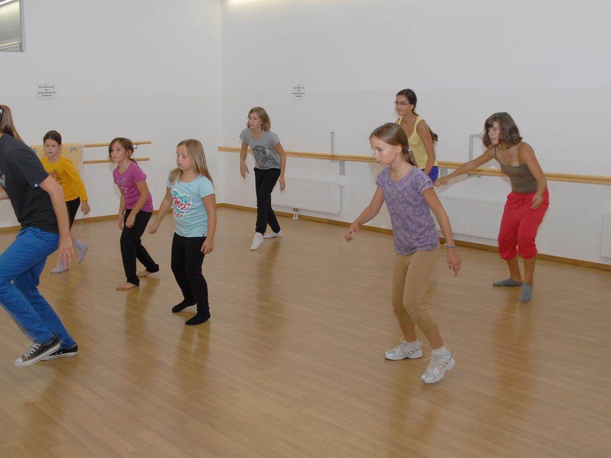 Kinder & Jugendliche aller Alterstufen hatten Spaß bei den Tanzworkshops der Bühnentanzschule Dance Hall im Sommer