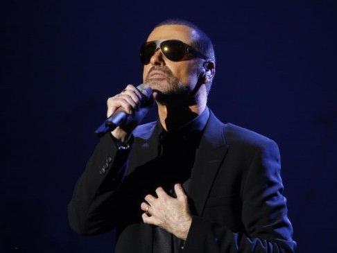 "Schrecklich schuldig" fühlte sich George Michael nach seiner Erkrankung im Vorjahr. "Schrecklich schuldig" fühlte sich George Michael nach seiner Erkrankung im Vorjahr.