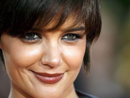 An Suris erstem Schultag flossen die Tränen bei Mama Katie Holmes. An Suris erstem Schultag flossen die Tränen bei Mama Katie Holmes.