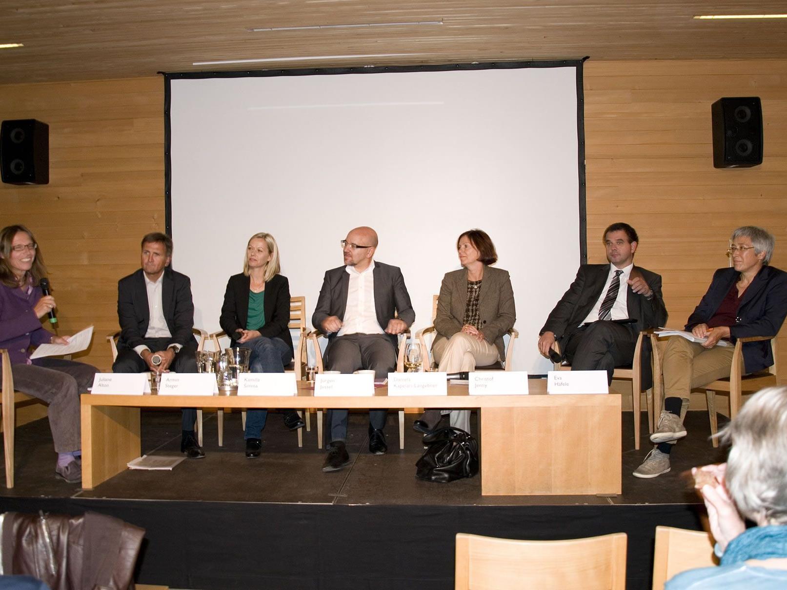 Am Podium diskutierten: Kamila Simma, Jürgen Jussel, Christoph Jenny, Daniel Kapelari-Langebner, Eva Häfele, Armin Steger und Juliane Alton.