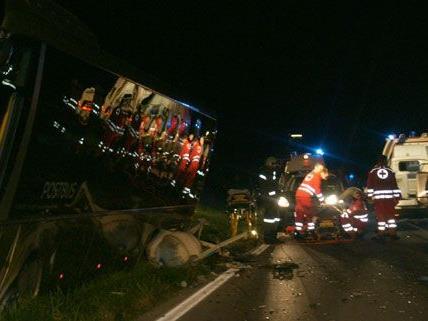 Die 17-jährige Beifahrerin überlebte den Unfall in Niederösterreich nicht.