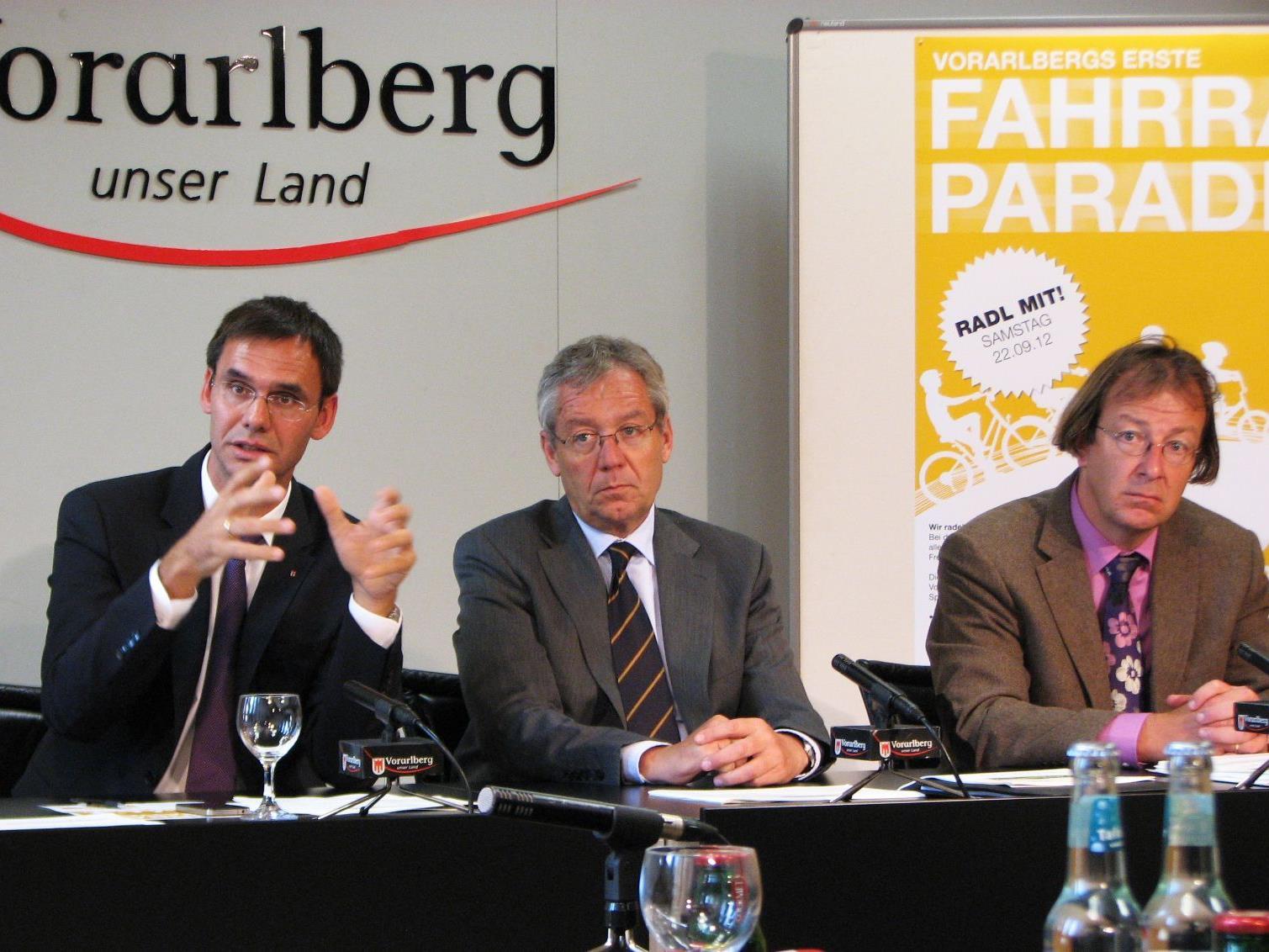 LH Wallner, LSth. Rüdisser und Martin Scheuermaier gaben im Pressefoyer einen Ausblick auf die MOBILWoche 2012.