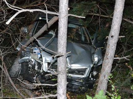 Der Unfall auf der A2 wäre vermutlich erst viel später entdeckt worden, wenn der Lenker nicht unverletzt geblieben wäre. Der Unfall auf der A2 wäre vermutlich erst viel später entdeckt worden, wenn der Lenker nicht unverletzt geblieben wäre.