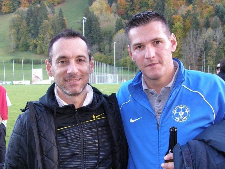 Freundschaftlich: Die Trainer Mladen Posavec und Christian Köll Freundschaftlich: Die Trainer Mladen Posavec und Christian Köll