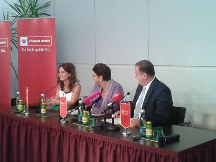 Angela Schneider (links) ist die neue Stimme bei den Wiener Linien Angela Schneider (links) ist die neue Stimme bei den Wiener Linien