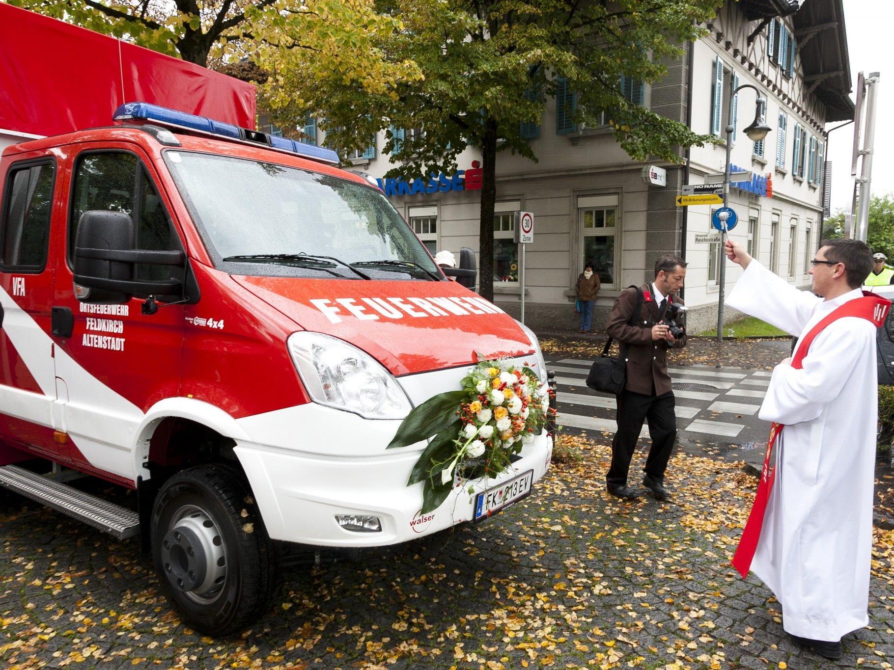 Feierliche Einweihung des neuen Fahrzeuges der Ortsfeuerwehr Altenstadt
