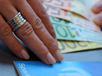 Acht von zehn haben ein Sparbuch - Wiener legen weniger an Acht von zehn haben ein Sparbuch - Wiener legen weniger an