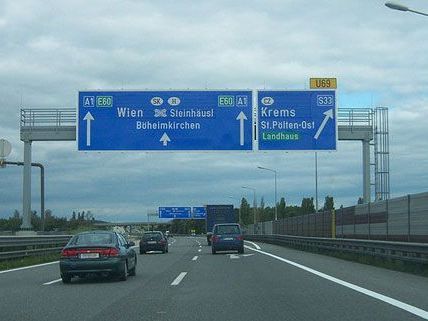 Mutmaßliche Hehler auf der A1 bei St. Pölten aufgehalten Mutmaßliche Hehler auf der A1 bei St. Pölten aufgehalten