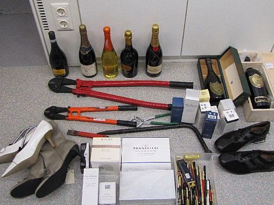 Die bei der Auto-Durchsuchung im Bezirk St. Pölten gefundene Beute Die bei der Auto-Durchsuchung im Bezirk St. Pölten gefundene Beute