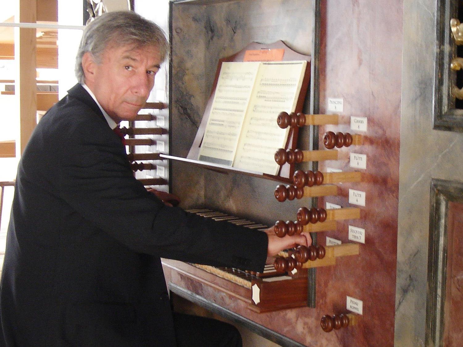 Prof. Bruno Oberhammer spielt am Montag, den 12. November, um 20:15 Uhr in der Pfarrkirche Höchst