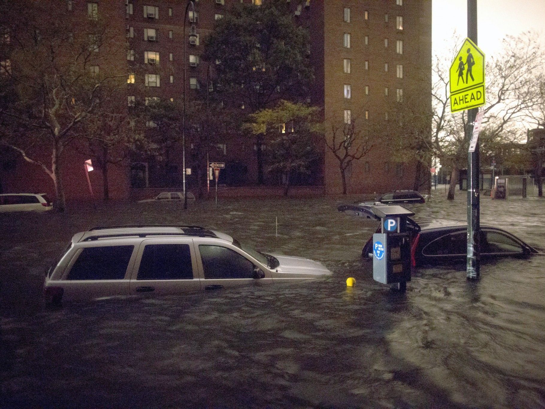 Dutzende Menschen starben im US-Wirbelsturm "Sandy". Dutzende Menschen starben im US-Wirbelsturm "Sandy".