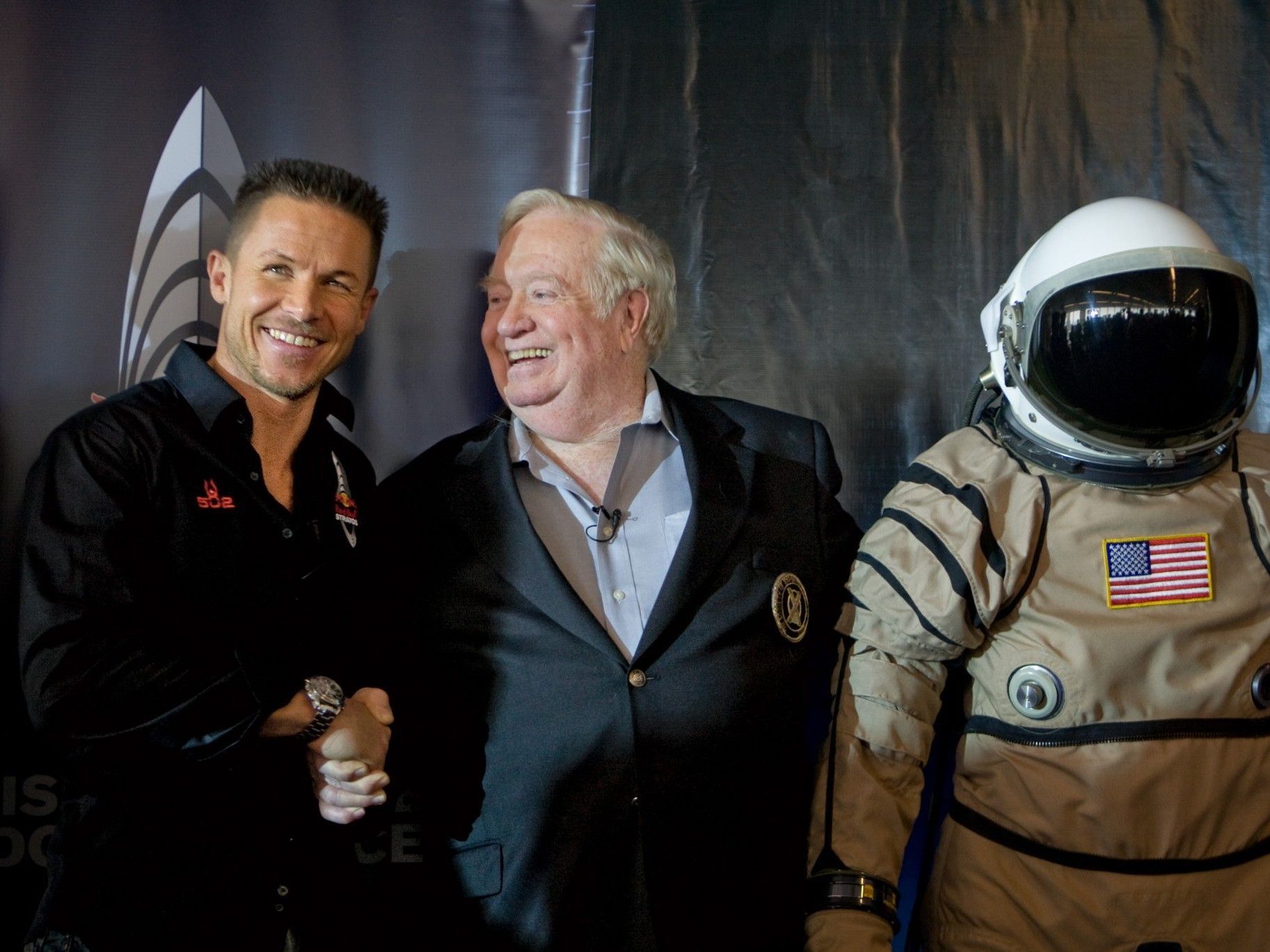 Joe Kittinger: Erstaunliche Leistung in den 1960er-Jahren. Joe Kittinger: Erstaunliche Leistung in den 1960er-Jahren.