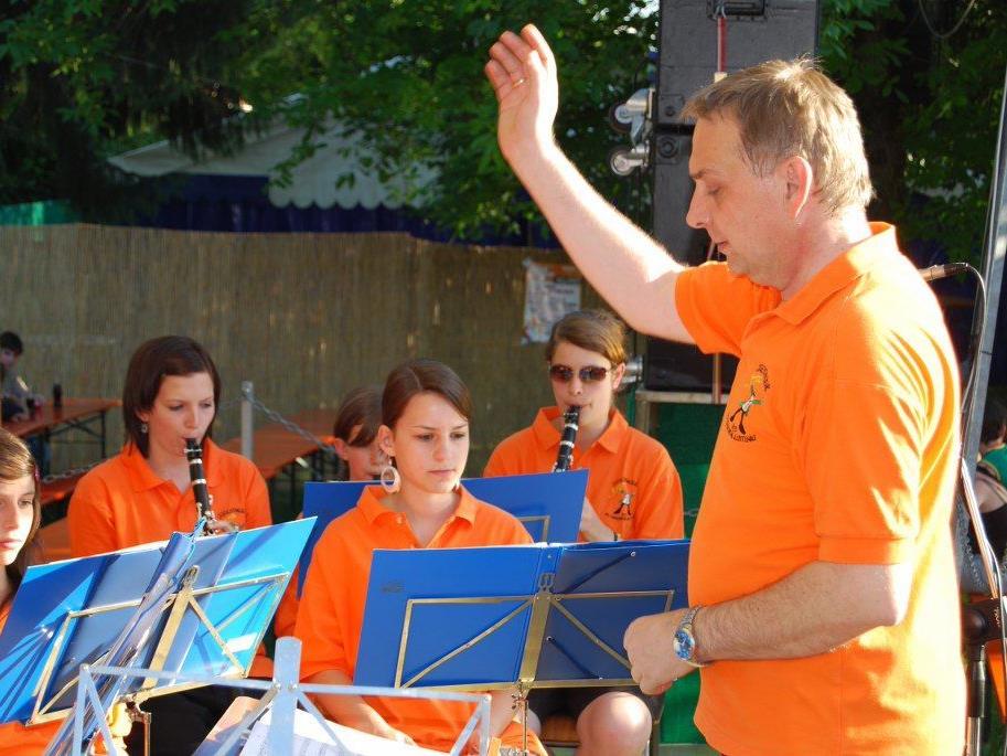 Dirigent Karl-Heinz Schlachter und die Jugendmusik des MV Concordia sind ein eingespieltes Team.