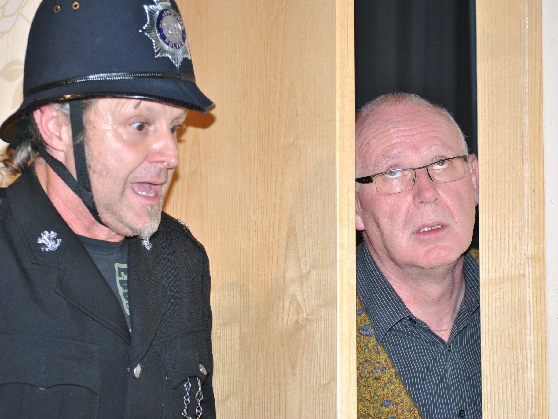 Britischen Humor in Reinkultur präsentieren die Schauspieler des Theatervereins Egg. Britischen Humor in Reinkultur präsentieren die Schauspieler des Theatervereins Egg.