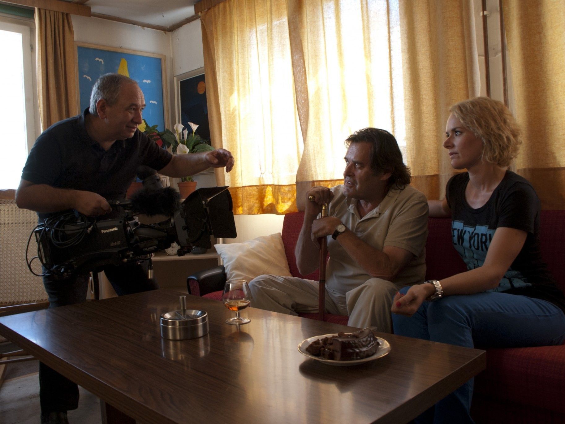 Filmemacher Niko Mylonas beim Dreh mit Kurt Sternik und Anna Elsässer. Filmemacher Niko Mylonas beim Dreh mit Kurt Sternik und Anna Elsässer.