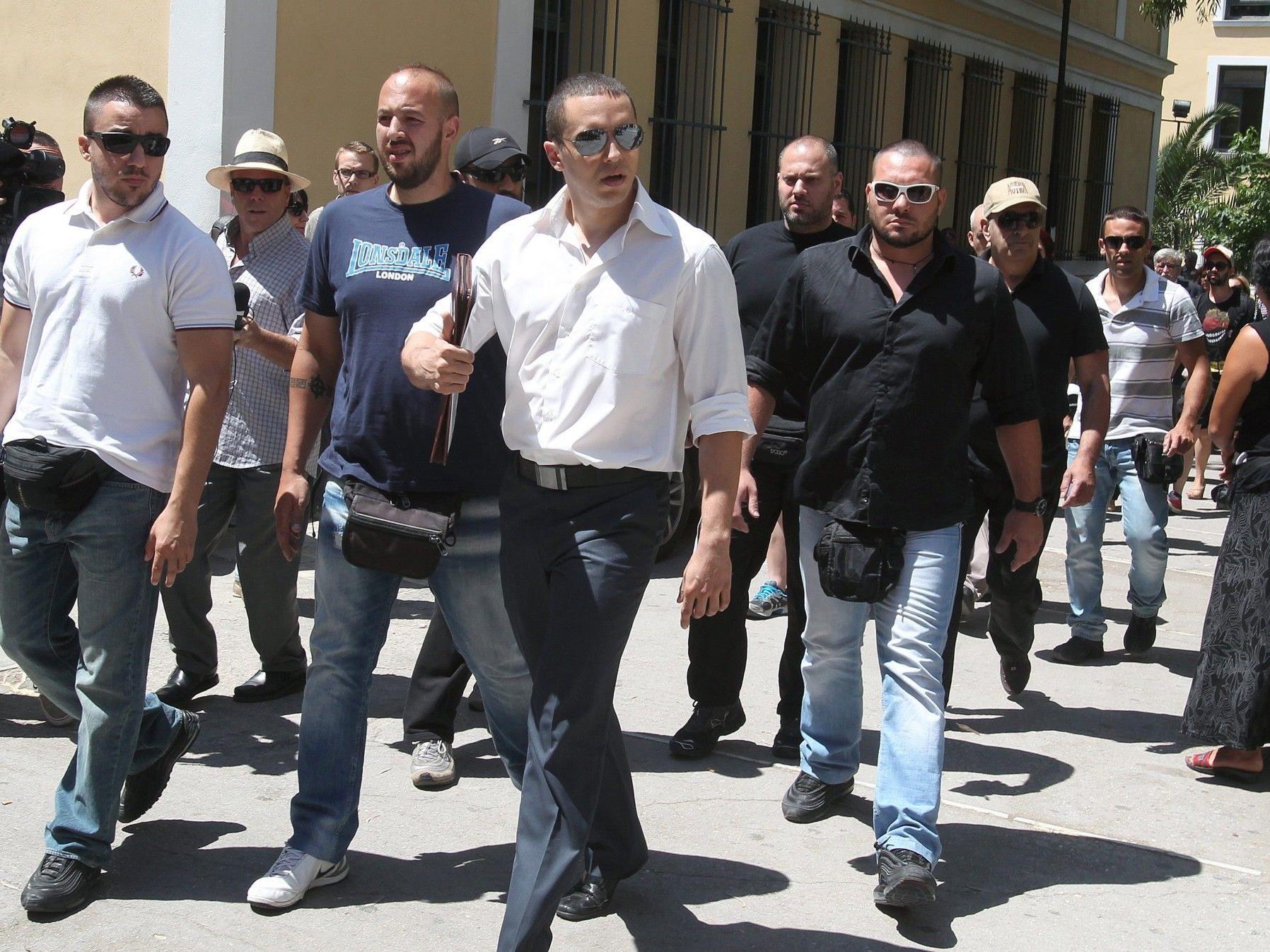 Mitglieder der Rechtsradikalen griechischen Partei "Goldene Morgenröte".