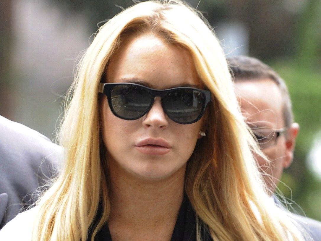 Lindsay Lohan wurde in ihrem Hotelzimmer überfallen. Lindsay Lohan wurde in ihrem Hotelzimmer überfallen.