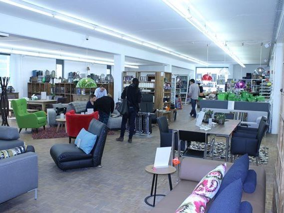 Präsentiert wurden die neuesten Einrichtungsmöbel und -gegenstände für Junge und Junggebliebene. Präsentiert wurden die neuesten Einrichtungsmöbel und -gegenstände für Junge und Junggebliebene.