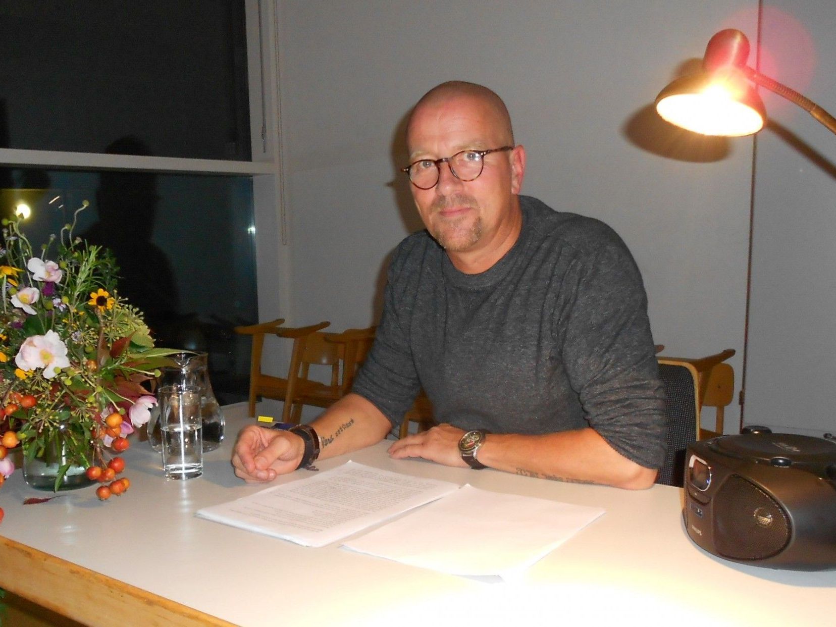Rainer Juriatti liest aus seinem Roma „Lachdiebe“ Rainer Juriatti liest aus seinem Roma „Lachdiebe“